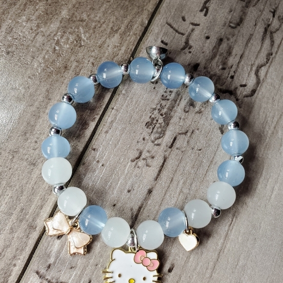 NWT Sanrio Hello Kitty Beaded Cartoon Bracelet Stretchy Blue Gray White - Picture 6 of 11
